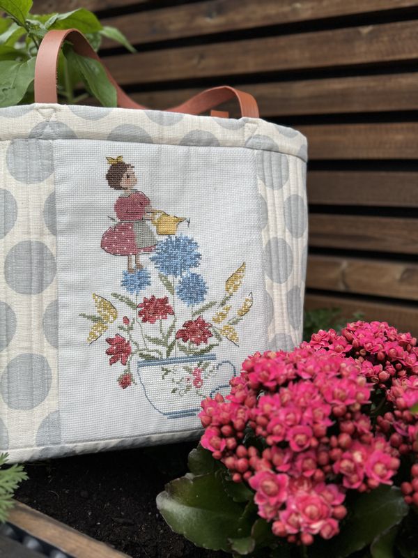 Sommerveske med korsstingsbroderi