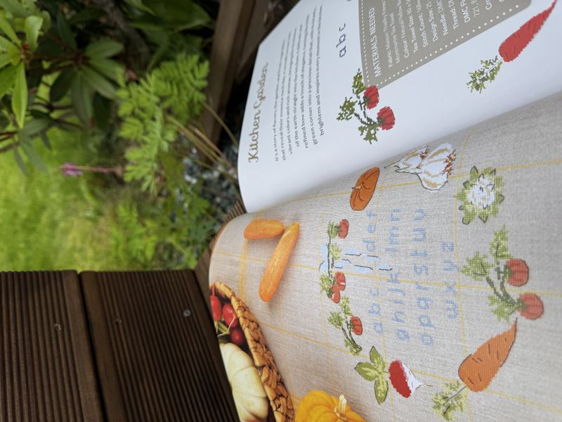 Sommerveske med korsstingsbroderi