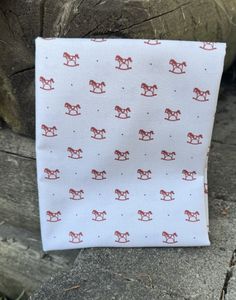 Hovedbilde Sm&aring; gyngehester p&aring; lys bunn