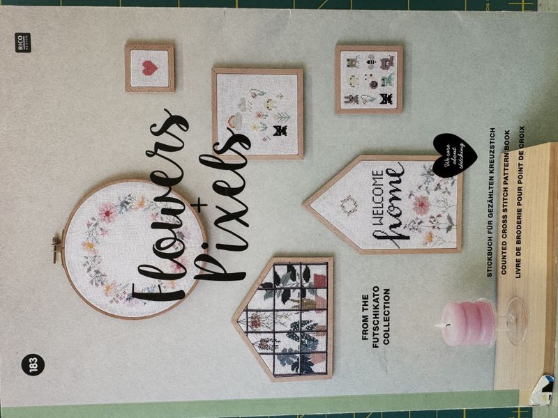Rund brodert sommerbrikke